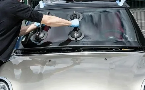 Where to Find the Best Auto Glass Repair Services Near You