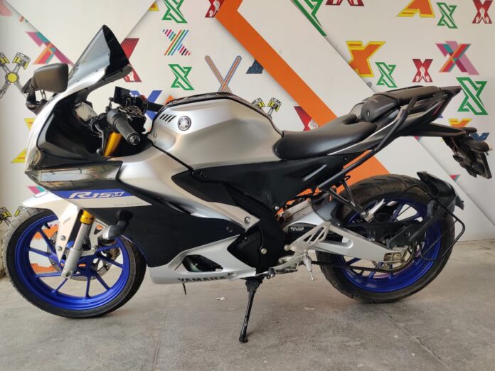 R15 V4